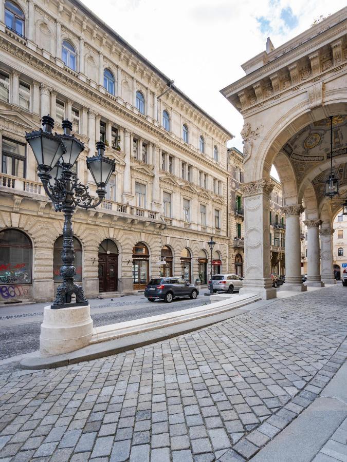 Opera Luxury Apartment With Free Parking Budapest Exterior foto